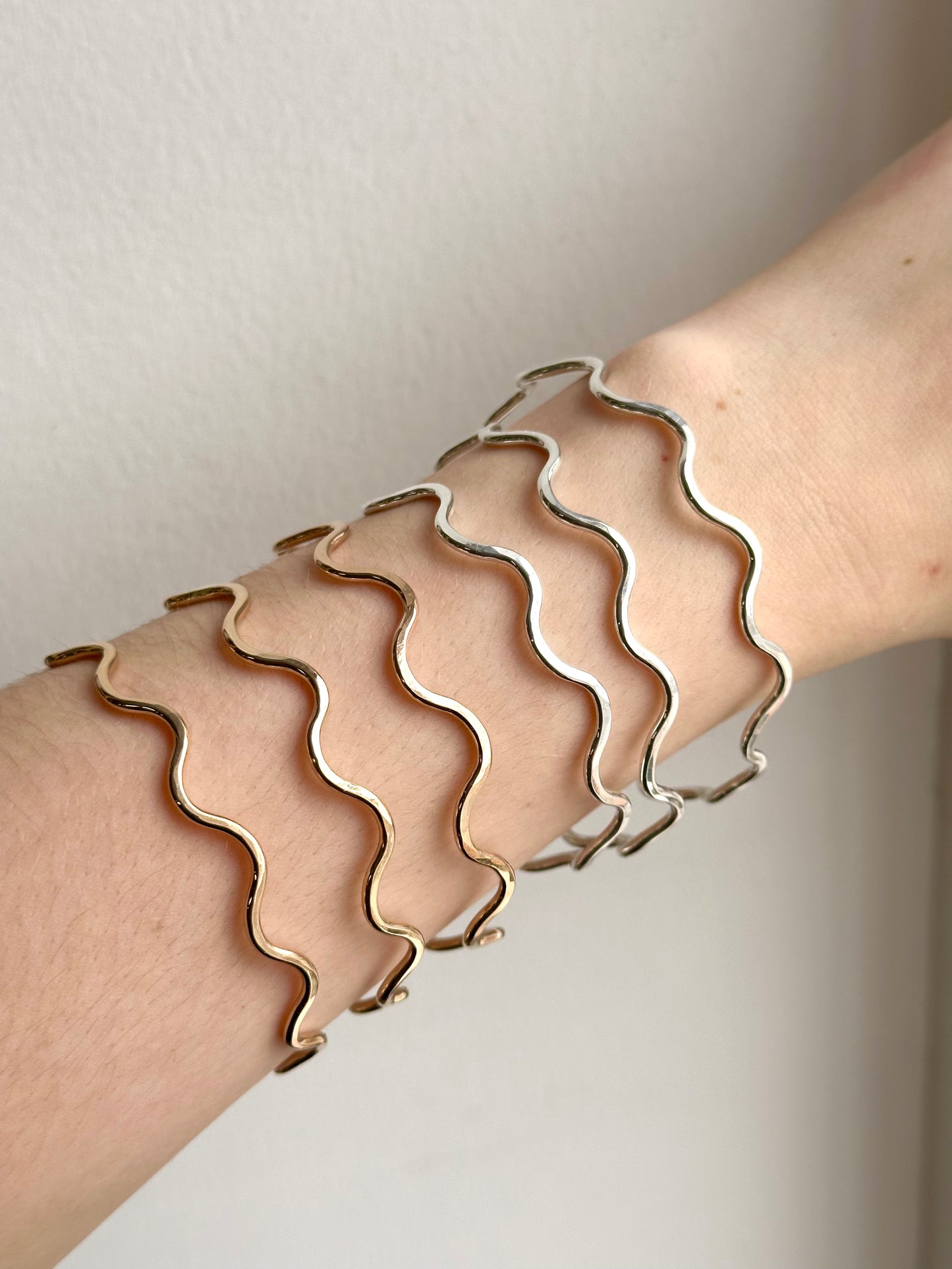 Wavy Bangle