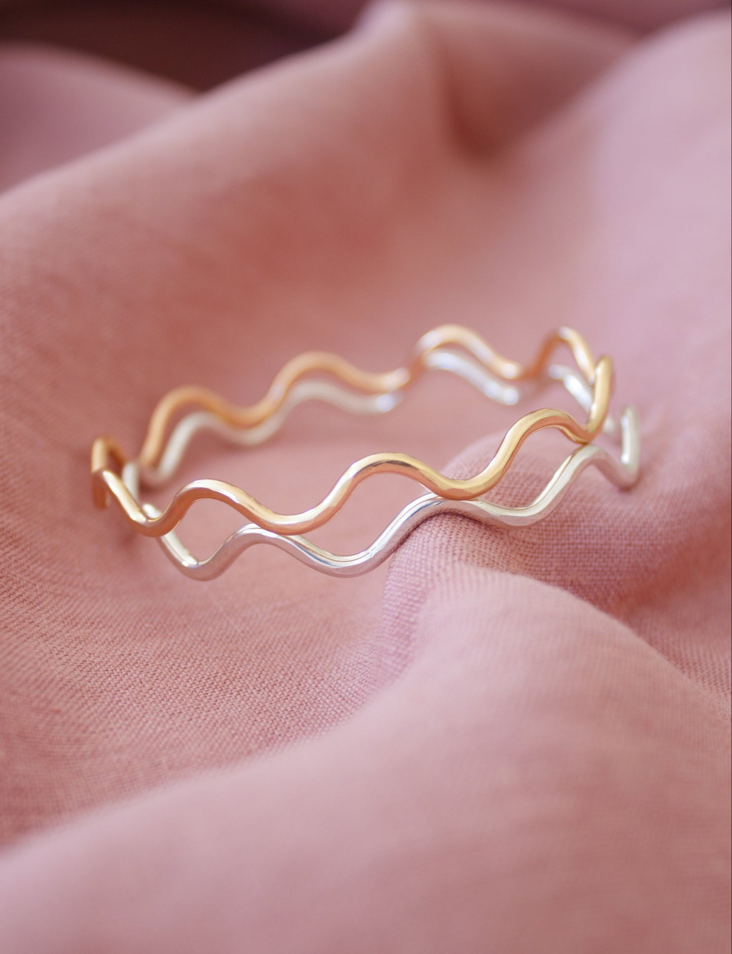 Wavy Bangle